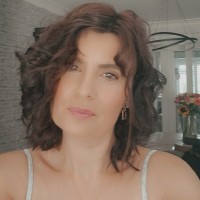 Angela O.