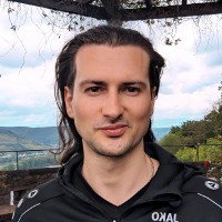 Artem Oppermann