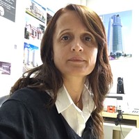 GÜLÜMSER GÜLMEZ