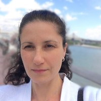Yana Sinyanskaya, Mba