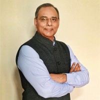 VINEET R BHATT