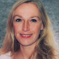 Dr. Tabea Esch