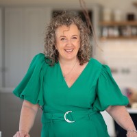 Suzanne Young - I build confident leaders