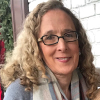 Lynn Faris