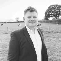 Tom Bayliss Mrics