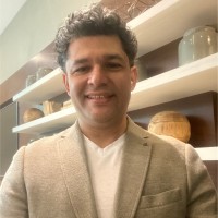 Luis E Márquez M Especialista en gerencia comercial y ventas.