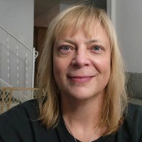 Kelly Lotz