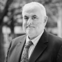 Dr. Chris Booth