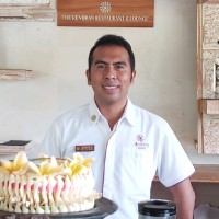 I Ketut Suryadi maha putra, Ama,Par. SE