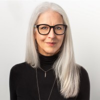 Amy R Tucker