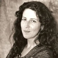 Julia Hutton