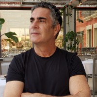 Tomás F G