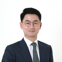 Jeongwoo Eddie Lee
