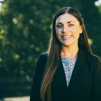 Liz Hodgins, Mpa