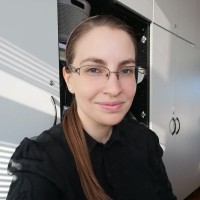 Dr. Csitári Katalin (Kate)