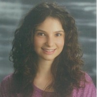 Özge Yalın
