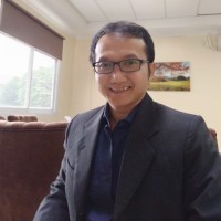 Dr. Ari Rosandi