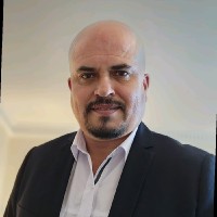 Luis Hernández A