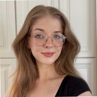 Elise Priest