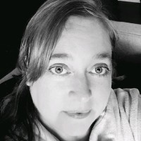 Robyn Strong