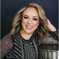 Mari Czyszczon, MBA