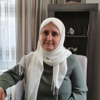 Muna Kharrat