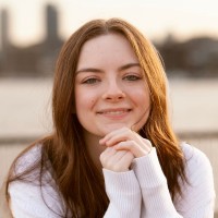 Julia Holt