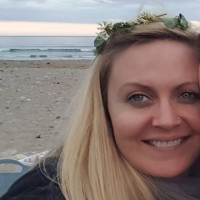 Dr Emily J Henderson