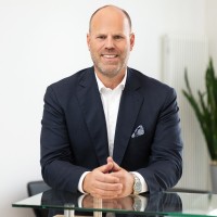 Dr. Alexander Artmann