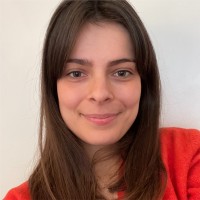 Estelle M.