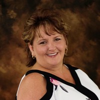 Tracey Lowe