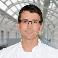 Dr. Thomas König