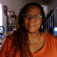 Yvette Holllins