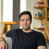 Arturs V.