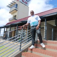 Menzi Mayisela