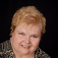 Donna Holsten