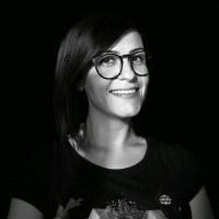 Esra Çil Özkarslı