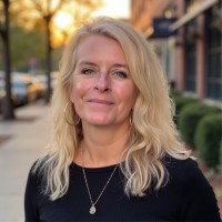 Noelle J. Coates