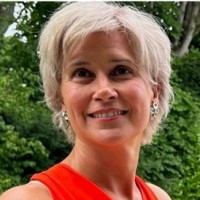 Dr Reka Czegledi-Brown