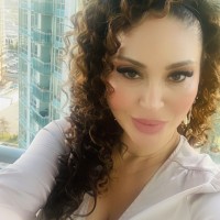 Claudia V.