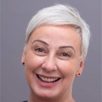 Lisa Rowe