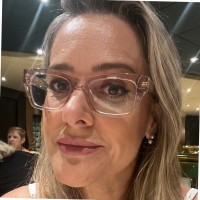 Luciane Lavall Saraiva