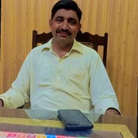 Dr Raja Safdar