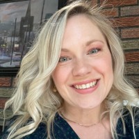 Larisa Hull