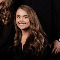 Hailey Van Vlaanderen
