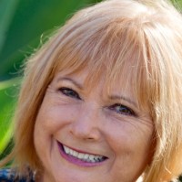 Kaye Lowe