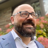 Robert Macneil, Msre