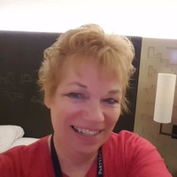 Sandi Hull