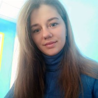 Аліна Xoменко