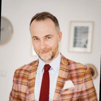 Greg Urbański  🌍